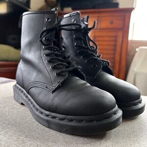 Dr Martens Boots Womens Size 6 Us 1460 Slip Resistant Black Ankle